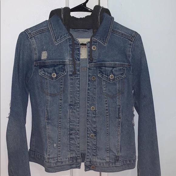 Hollister Denim Jacket- Woman’s - Picture 7 of 10